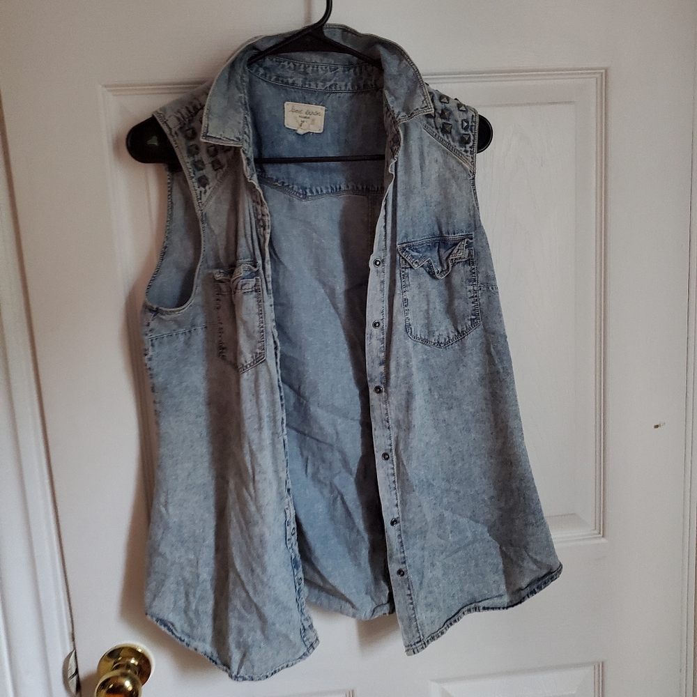 Denim sleevless jacket